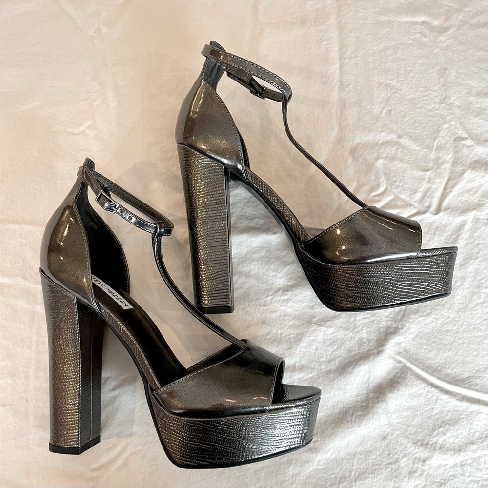 Steve Madden Mellody Pewter T-Strap Heels size 9